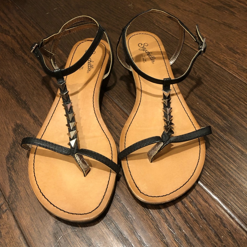 Stylish Black Sandals by Seychelles